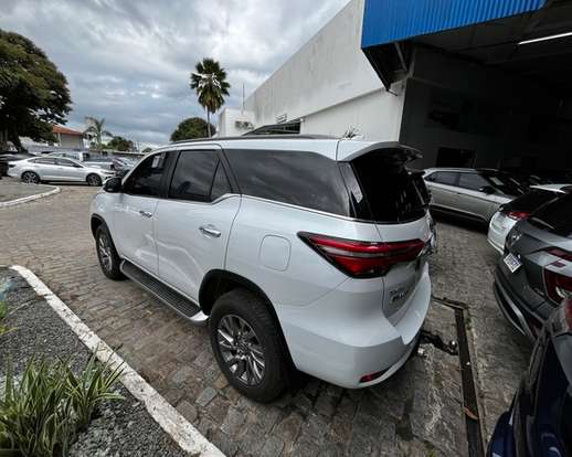 TOYOTA-HILUX SW4-2.8 D-4D TURBO DIESEL SRX 4X4 AUTOMÁTICO TOYOTA-HILUX SW4-2023