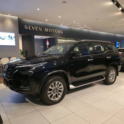 TOYOTA HILUX SW4 2.8 D-4D TURBO DIESEL SRX 4X4 AUTOMÁTICO