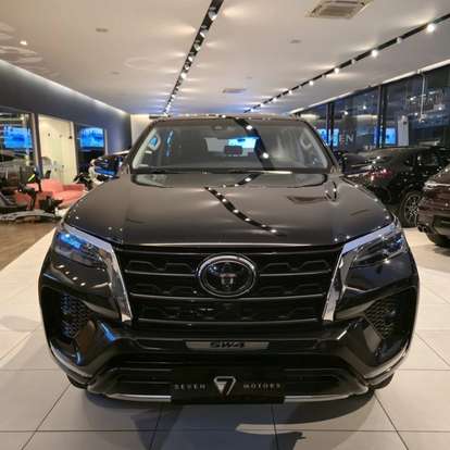 TOYOTA-HILUX SW4-2023