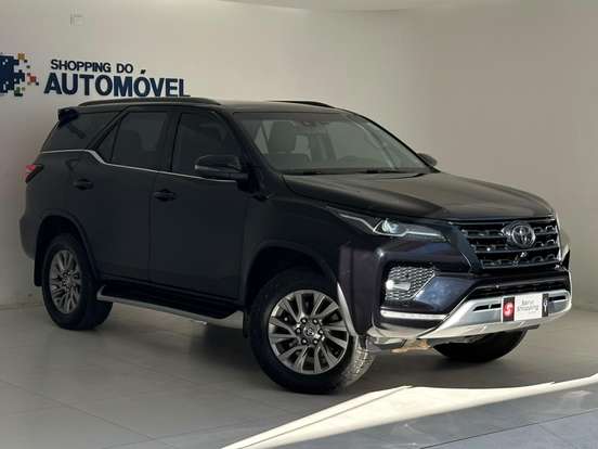TOYOTA-HILUX SW4-2023