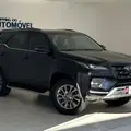 TOYOTA HILUX SW4 2.8 D-4D TURBO DIESEL SRX 4X4 AUTOMÁTICO TOYOTA HILUX SW4 2.8 D-4D TURBO DIESEL SRX 4X4 AUTOMÁTICO
