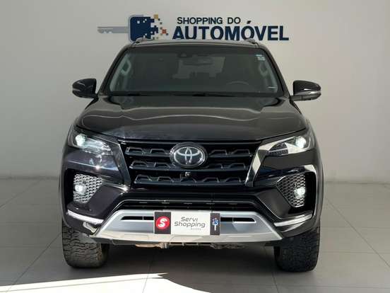TOYOTA-HILUX SW4-2023