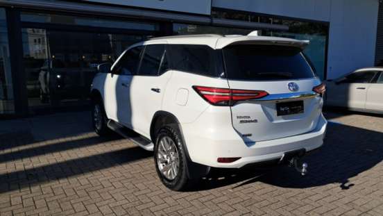 TOYOTA-HILUX SW4-2022