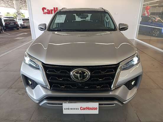 TOYOTA-HILUX SW4-2.8 D-4D TURBO DIESEL SRX 7L 4X4 AUTOMÁTICO TOYOTA-HILUX SW4-2022