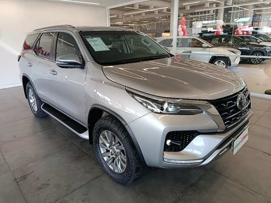 TOYOTA-HILUX SW4-2.8 D-4D TURBO DIESEL SRX 7L 4X4 AUTOMÁTICO TOYOTA-HILUX SW4-2022