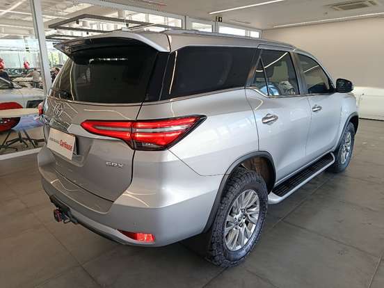 TOYOTA-HILUX SW4-2.8 D-4D TURBO DIESEL SRX 7L 4X4 AUTOMÁTICO TOYOTA-HILUX SW4-2022