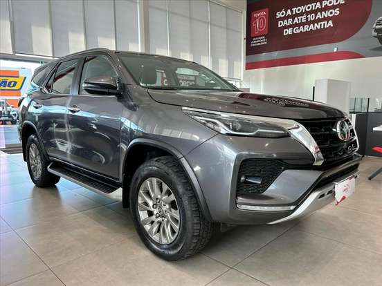 TOYOTA-HILUX SW4-2023