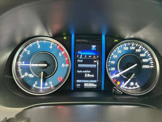 TOYOTA-HILUX SW4-2023