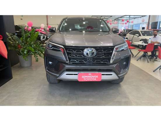 TOYOTA-HILUX SW4-2022