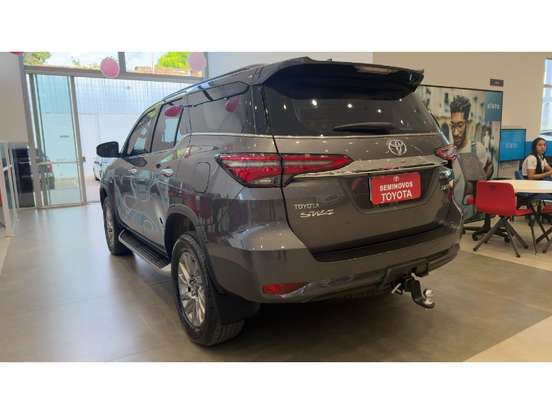 TOYOTA-HILUX SW4-2.8 D-4D TURBO DIESEL SRX 7L 4X4 AUTOMÁTICO TOYOTA-HILUX SW4-2022