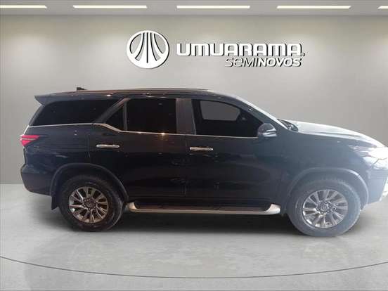 TOYOTA-HILUX SW4-2.8 D-4D TURBO DIESEL SRX 7L 4X4 AUTOMÁTICO TOYOTA-HILUX SW4-2022