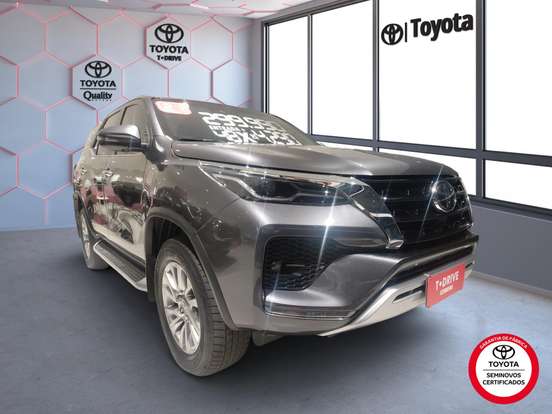 TOYOTA-HILUX SW4-2.8 D-4D TURBO DIESEL SRX 7L 4X4 AUTOMÁTICO TOYOTA-HILUX SW4-2021