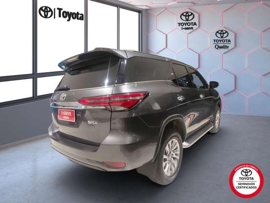 TOYOTA-HILUX SW4-2021