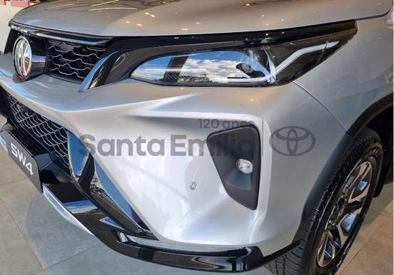 TOYOTA-HILUX SW4-2026