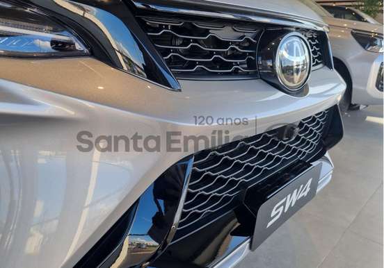 TOYOTA-HILUX SW4-2026