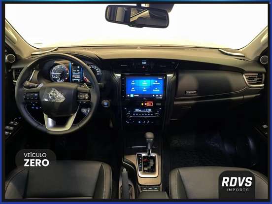 TOYOTA-HILUX SW4-2026