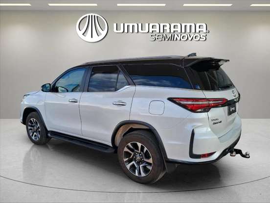 TOYOTA-HILUX SW4-2.8 D-4D TURBO DIESEL SRX PLATINUM 7L 4X4 AUTOMÁTICO TOYOTA-HILUX SW4-2025