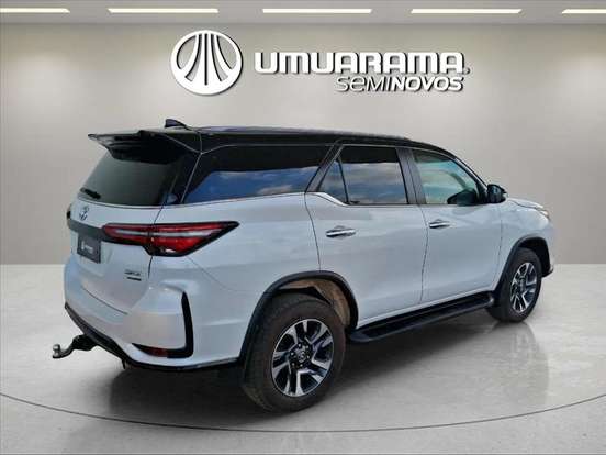TOYOTA-HILUX SW4-2025