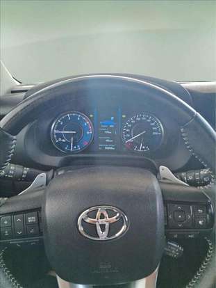 TOYOTA-HILUX SW4-2025