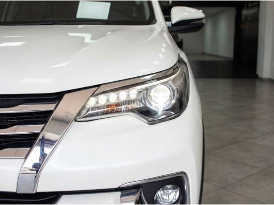 TOYOTA-HILUX SW4-2016