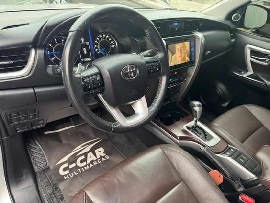 TOYOTA-HILUX SW4-2.8 SRX 4X4 16V TURBO INTERCOOLER DIESEL 4P AUTOMÁTICO TOYOTA-HILUX SW4-2018