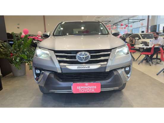 TOYOTA-HILUX SW4-2018