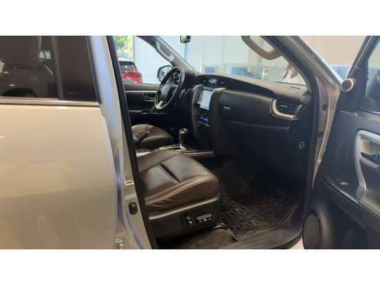 TOYOTA-HILUX SW4-2018