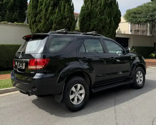 TOYOTA-HILUX SW4-2008