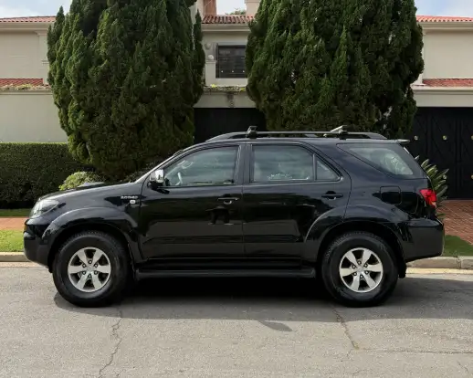 TOYOTA-HILUX SW4-2008