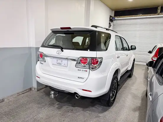 TOYOTA-HILUX SW4-2015