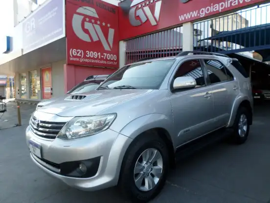 TOYOTA-HILUX SW4-3.0 SRV 4X4 7 LUGARES 16V TURBO INTERCOOLER DIESEL 4P AUTOMÁTICO TOYOTA-HILUX SW4-2014