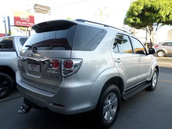 TOYOTA-HILUX SW4-3.0 SRV 4X4 7 LUGARES 16V TURBO INTERCOOLER DIESEL 4P AUTOMÁTICO TOYOTA-HILUX SW4-2014