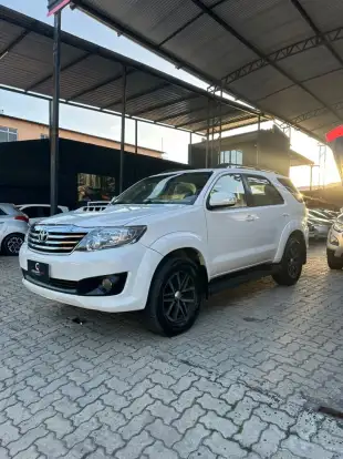 TOYOTA-HILUX SW4-2013
