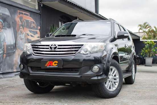 TOYOTA-HILUX SW4-2012