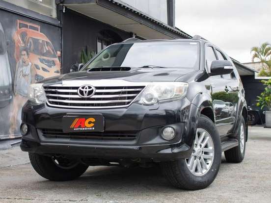TOYOTA-HILUX SW4-3.0 SR 4X4 16V TURBO INTERCOOLER DIESEL 4P AUTOMÁTICO TOYOTA-HILUX SW4-2012