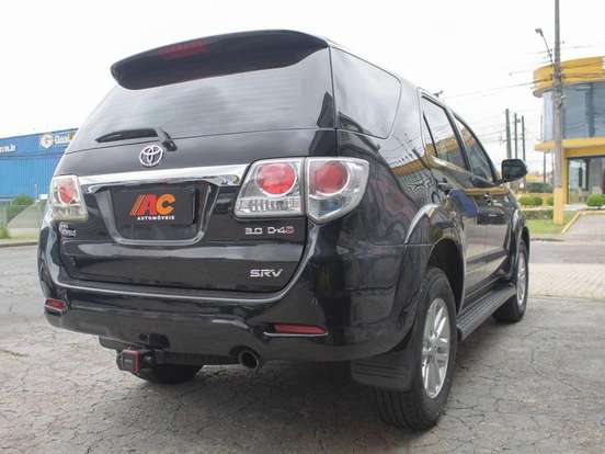 TOYOTA-HILUX SW4-3.0 SR 4X4 16V TURBO INTERCOOLER DIESEL 4P AUTOMÁTICO TOYOTA-HILUX SW4-2012