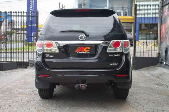 TOYOTA-HILUX SW4-2012