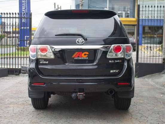 TOYOTA-HILUX SW4-3.0 SR 4X4 16V TURBO INTERCOOLER DIESEL 4P AUTOMÁTICO TOYOTA-HILUX SW4-2012