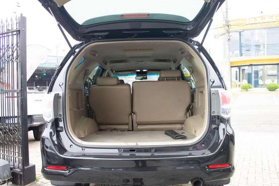 TOYOTA-HILUX SW4-2012