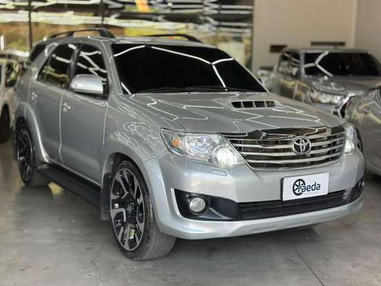 TOYOTA-HILUX SW4-3.0 SRV 4X4 16V TURBO INTERCOOLER DIESEL 4P AUTOMÁTICO TOYOTA-HILUX SW4-2012