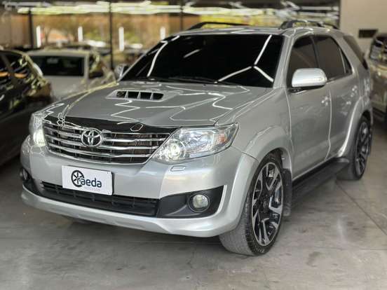 TOYOTA-HILUX SW4-3.0 SRV 4X4 16V TURBO INTERCOOLER DIESEL 4P AUTOMÁTICO TOYOTA-HILUX SW4-2012