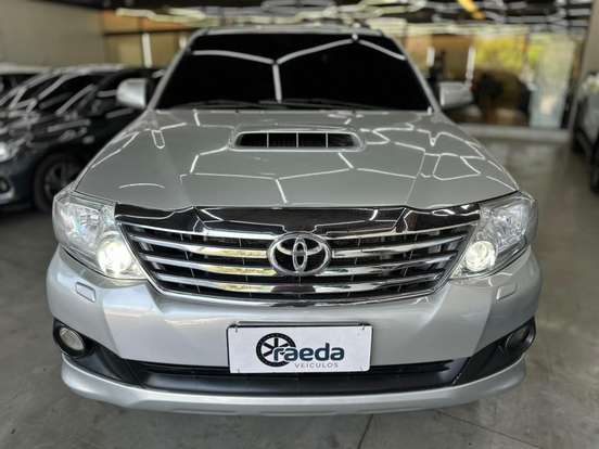TOYOTA-HILUX SW4-2012