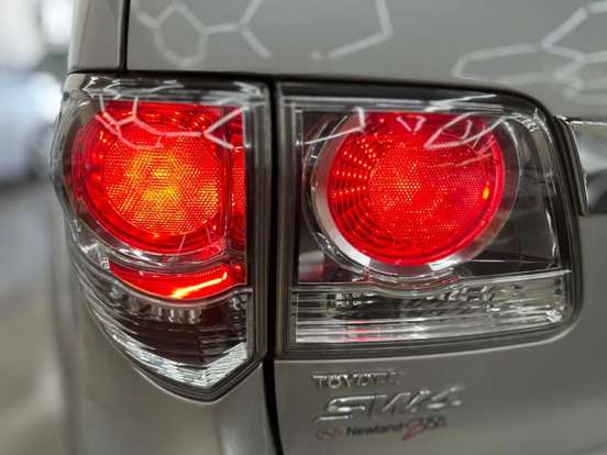 TOYOTA-HILUX SW4-3.0 SRV 4X4 16V TURBO INTERCOOLER DIESEL 4P AUTOMÁTICO TOYOTA-HILUX SW4-2012