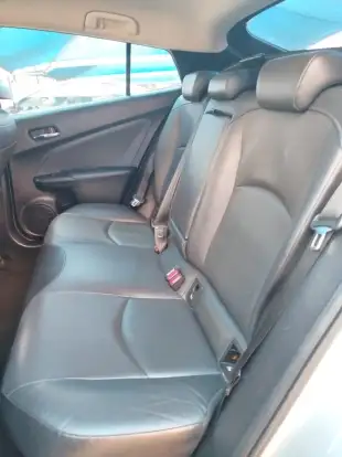 TOYOTA-PRIUS-2017