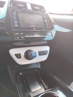 TOYOTA-PRIUS-2017