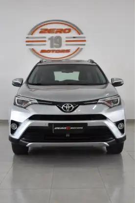 TOYOTA-RAV4-2018