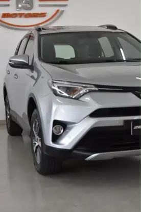 TOYOTA-RAV4-2018