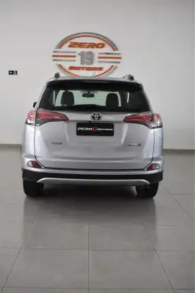TOYOTA-RAV4-2018