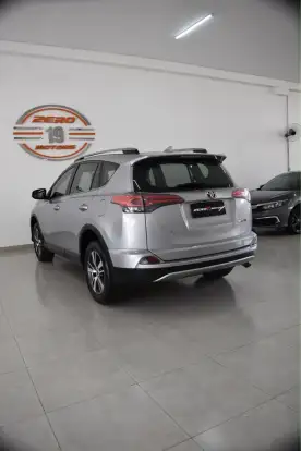 TOYOTA-RAV4-2018
