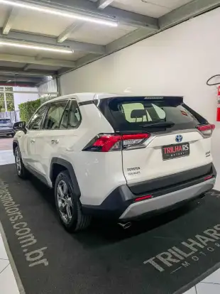 TOYOTA-RAV4-2020